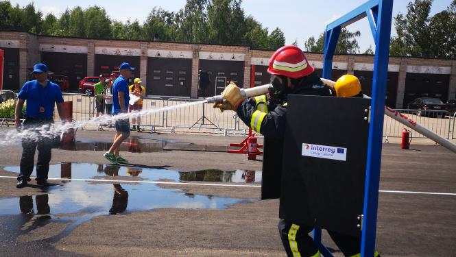 Lietuvā noslēgušās sacensības sacensībās "Stiprais ugunsdzēsējs"