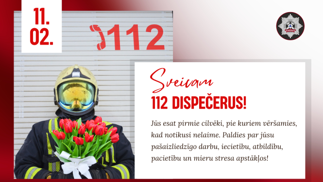 Kreisajā malā pie automašīnas stāv ugunsdzēsējs glābējs, kurš rokās tur sarkanu tulpju pušķi. Labajā malā apsveikuma teksts dispečeriem.