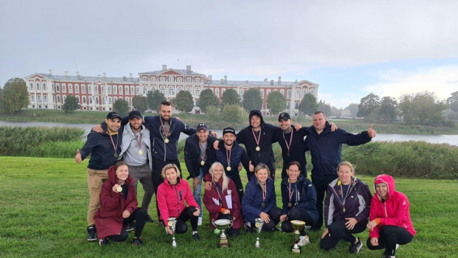 Sacensību "Brašais ugunsdzēsējs" dalībnieku - uzvarētāju kopbilde