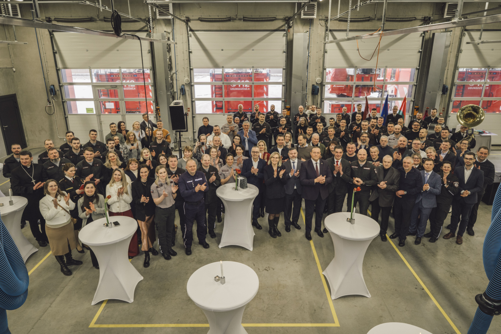 Visu uz Liepājas katastrofu centra atklāšanu sanākušo viesu kopbilde.